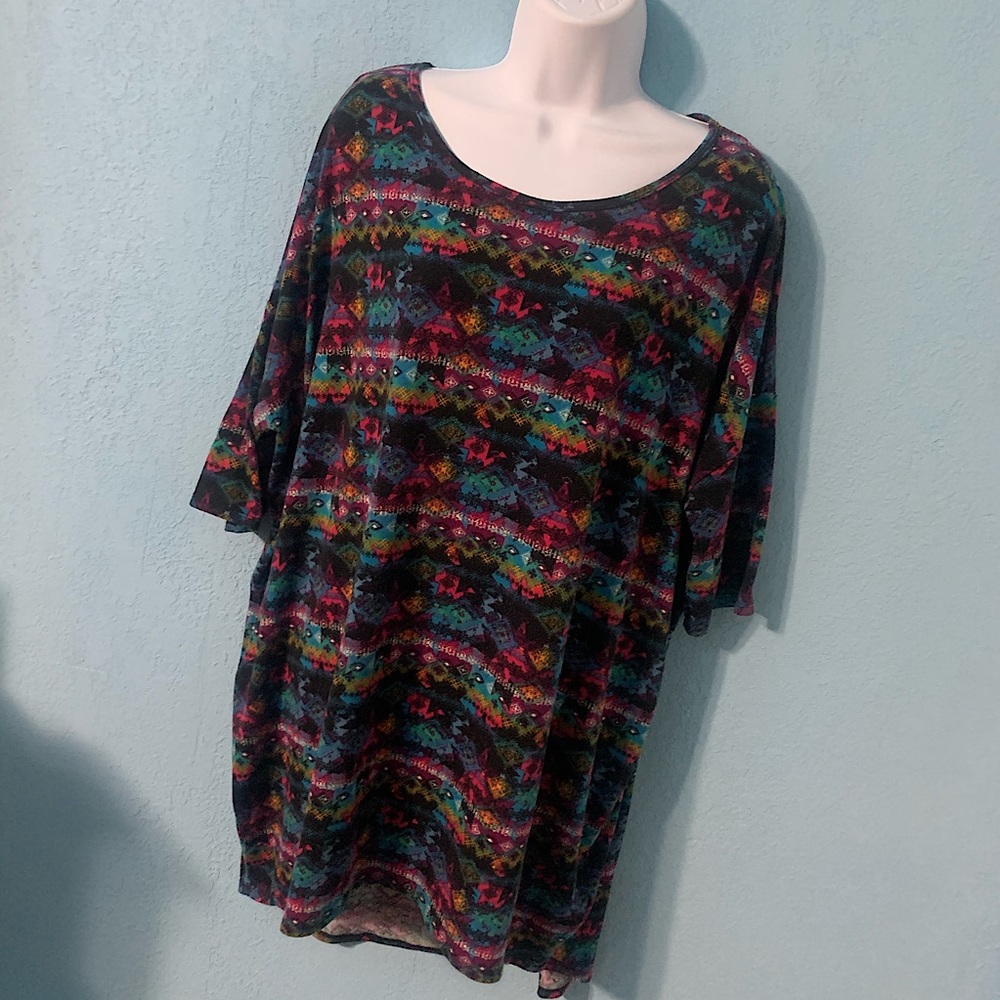 LuLaRoe Hi Low Tee